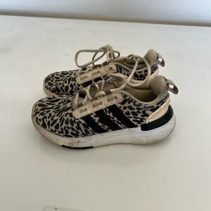 Adidas cloud foam Cheetah
